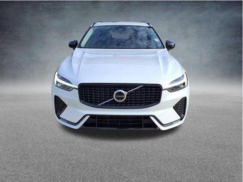 Certified 2024 Volvo XC60 B5 Plus AWD/4WD image 2