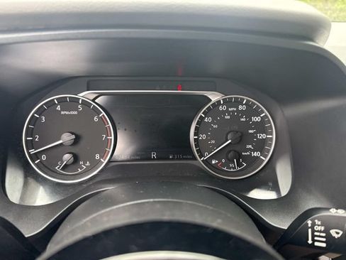Used 2023 Nissan Rogue SV AWD/4WD image 34