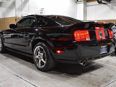 Used 2008 Ford Mustang GT RWD image 11