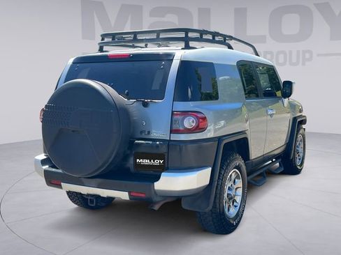 Used 2012 Toyota FJ Cruiser 2WD w/ Upgrade Pkg image 5