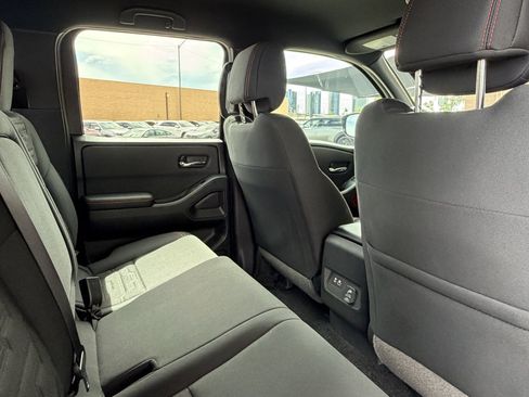 Used 2025 Nissan Frontier PRO-4X w/ Pro Convenience Package AWD/4WD image 36