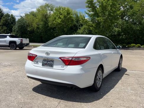 Used 2017 Toyota Camry LE FWD image 8