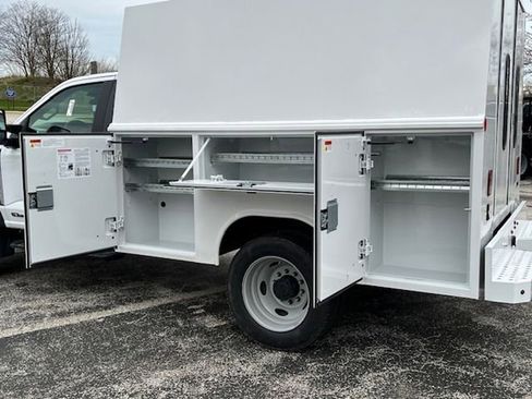 New 2025 Ford F550 4x4 Regular Cab Super Duty image 27