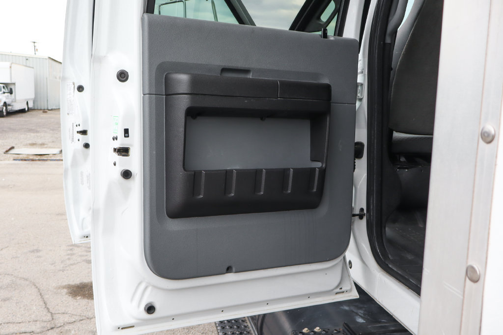 Used 2015 Ford F650 2WD Crew Cab Super Duty image 31