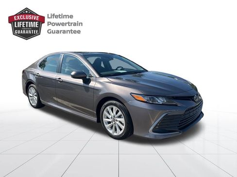 Used 2024 Toyota Camry LE image 7
