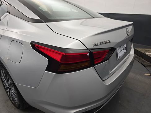 Used 2023 Nissan Altima 2.5 SV AWD/4WD image 18