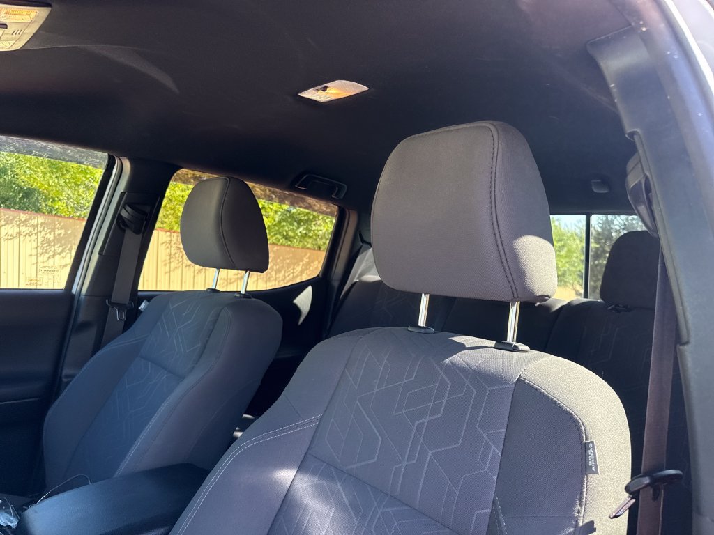 Used 2019 Toyota Tacoma TRD Off-Road AWD/4WD image 11