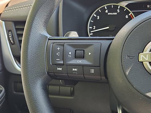 Certified 2023 Nissan Rogue SV image 19