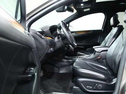 Used 2017 Lincoln MKC Reserve w/ Lincoln MKC Climate Package image 4