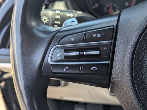 Used 2018 Kia Stinger RWD image 19