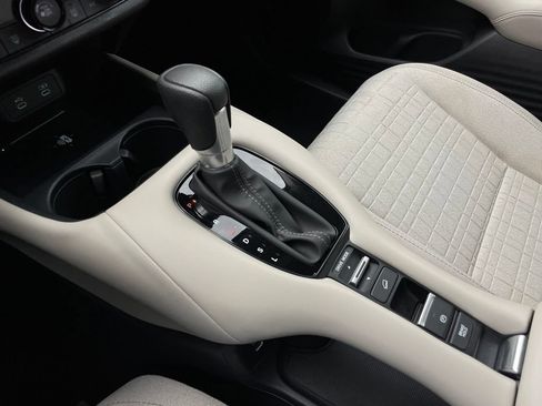 Certified 2026 Honda HR-V LX image 19