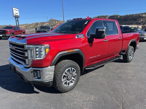 Used 2021 GMC Sierra 2500 SLT w/ SLT Convenience Package image 3