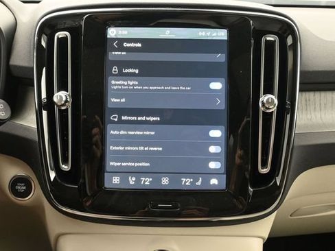 New 2026 Volvo XC40 B5 Ultra w/ Protection Package Premier AWD/4WD image 18