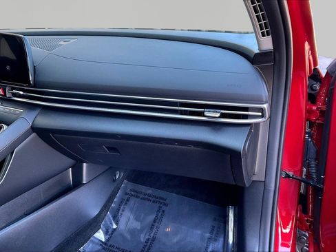 Used 2025 Hyundai Elantra SEL image 26