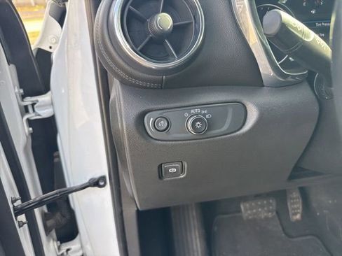 Used 2019 Chevrolet Blazer LT image 13