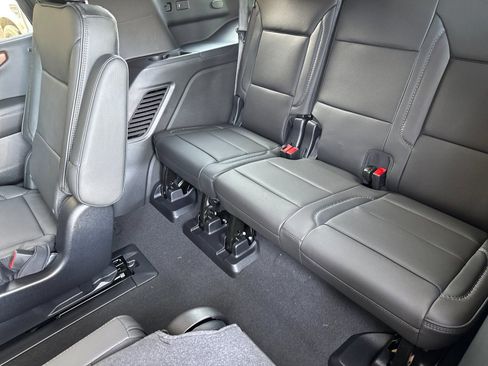 New 2026 GMC Yukon Denali w/ Denali Reserve Package AWD/4WD image 16