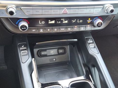 Used 2022 Kia Telluride S FWD image 18