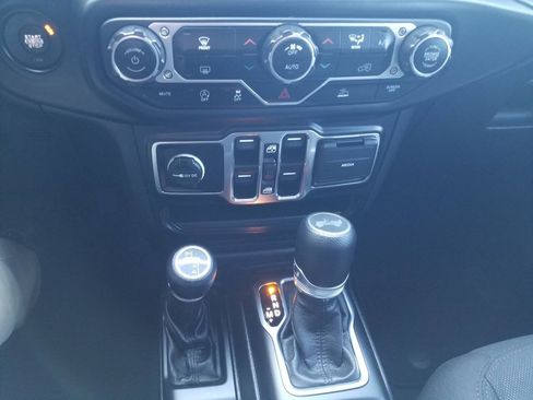 Used 2022 Jeep Wrangler Unlimited Sport AWD/4WD image 21
