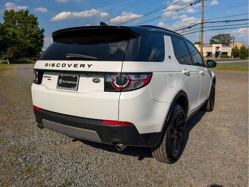 Used 2019 Land Rover Discovery Sport HSE AWD/4WD image 5