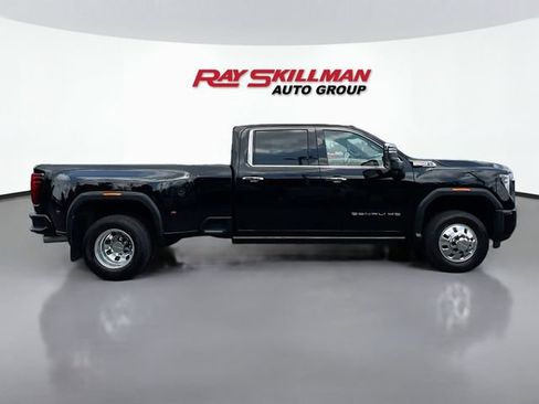 Used 2024 GMC Sierra 3500 Denali w/ Denali Reserve Package AWD/4WD image 8