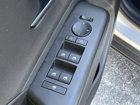 Used 2026 Hyundai Kona SE FWD image 16