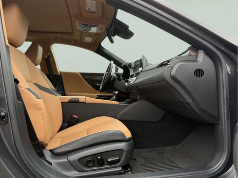 Used 2023 Lexus ES 250 w/ Premium Package image 24