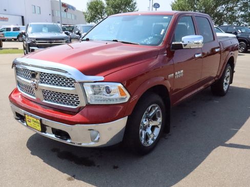 Used 2014 RAM 1500 Laramie w/ Convenience Group AWD/4WD image 3