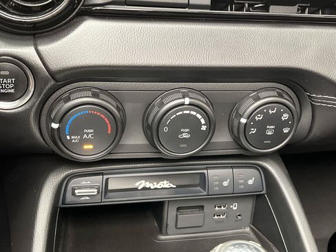 Used 2021 MAZDA MX-5 Miata RF Club w/ Appearance Package RWD image 17