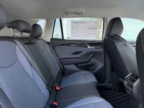 New 2026 Volkswagen Tiguan SE image 5