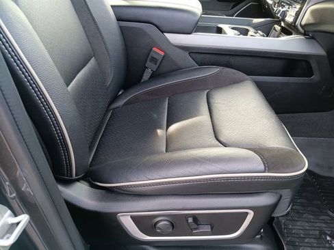Used 2024 RAM 1500 Laramie image 19