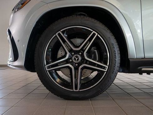Certified 2026 Mercedes-Benz GLS 450 4MATIC image 7