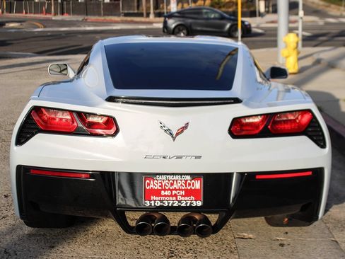Used 2019 Chevrolet Corvette Stingray Coupe w/ 1LT RWD image 4