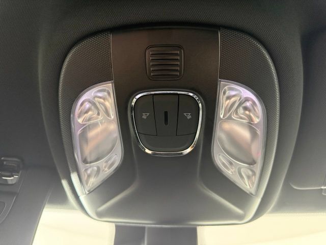 Used 2025 Jeep Compass Limited AWD/4WD image 19