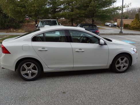 Used 2012 Volvo S60 T5 image 9
