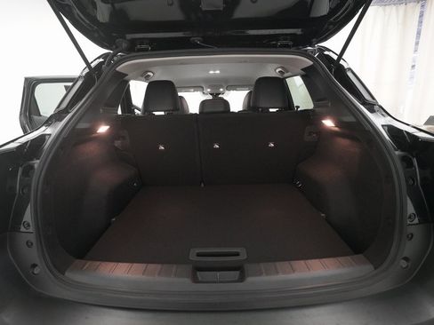 Certified 2025 Nissan Kicks SR image 10