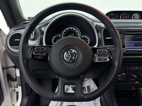 Used 2014 Volkswagen Beetle GSR image 23