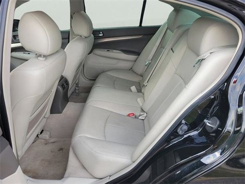 Used 2015 INFINITI Q40 w/ Moonroof Package image 9