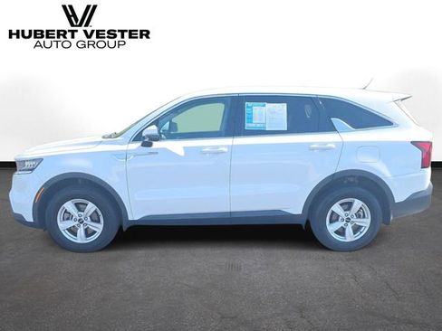 Used 2023 Kia Sorento LX AWD/4WD image 1