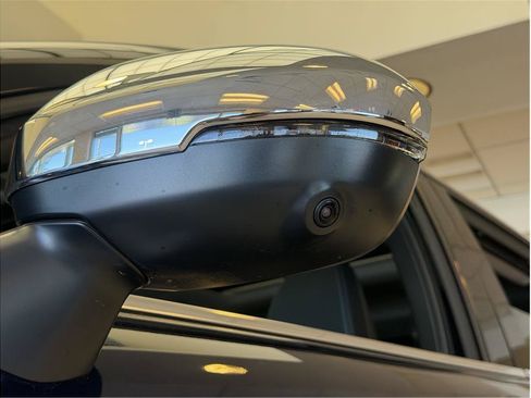 Used 2025 Mitsubishi Outlander 4WD Plug-In Hybrid image 30
