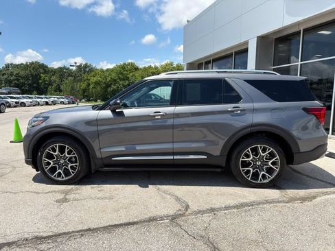 Used 2025 Ford Explorer Platinum w/ Ultimate Package AWD/4WD image 4
