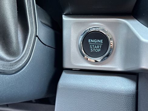 New 2026 Ford F250 XLT w/ XLT Premium Package AWD/4WD image 25