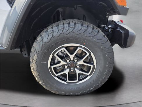 New 2026 Jeep Wrangler Unlimited Rubicon AWD/4WD image 35