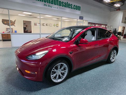 Used 2021 Tesla Model Y Long Range AWD/4WD image 2