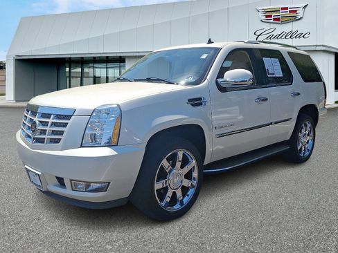 Used 2007 Cadillac Escalade AWD w/ Information Package image 3