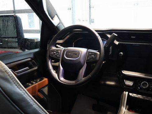 Certified 2025 GMC Sierra 2500 Denali Ultimate image 30