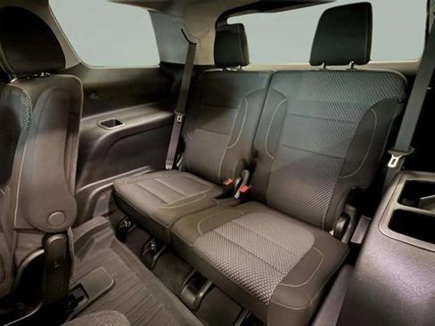 Used 2023 GMC Acadia SLE w/ Driver Convenience Package image 12
