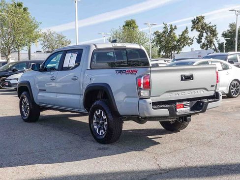 Used 2020 Toyota Tacoma TRD Off-Road w/ Technology Package AWD/4WD image 6