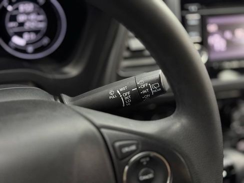 Used 2020 Honda HR-V LX image 30