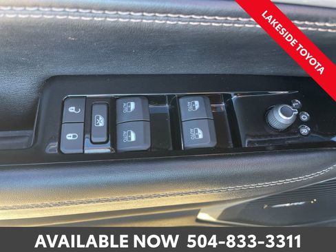 Used 2024 Jeep Wagoneer L Series II image 27