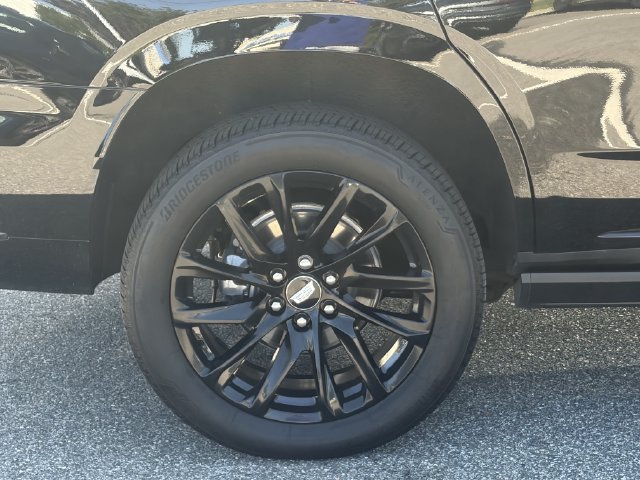 Used 2025 Cadillac Escalade Premium Luxury w/ LPO, Radiant Package AWD/4WD image 12